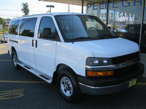 Chevrolet Express 2010 photo 2