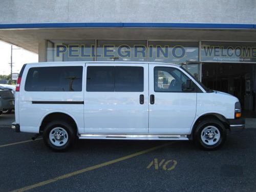 Chevrolet Express 2010 photo 3