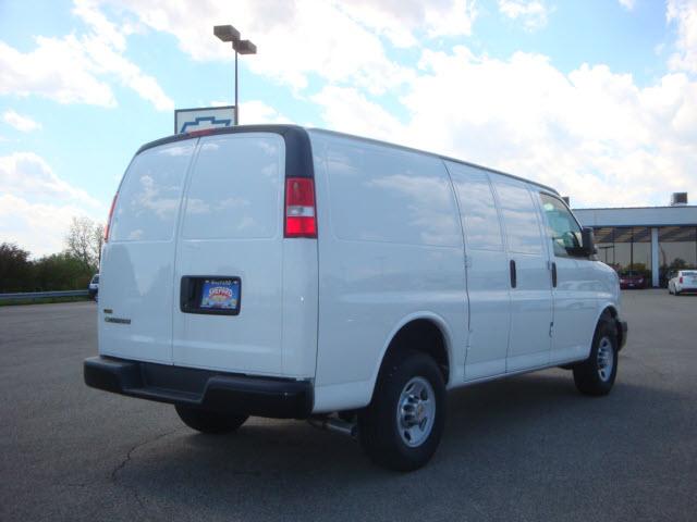 Chevrolet Express 2010 photo 4