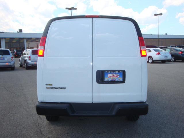 Chevrolet Express 2010 photo 5