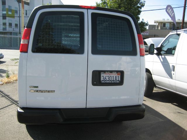 Chevrolet Express 2010 photo 1