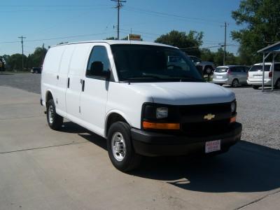 Chevrolet Express 2010 photo 2