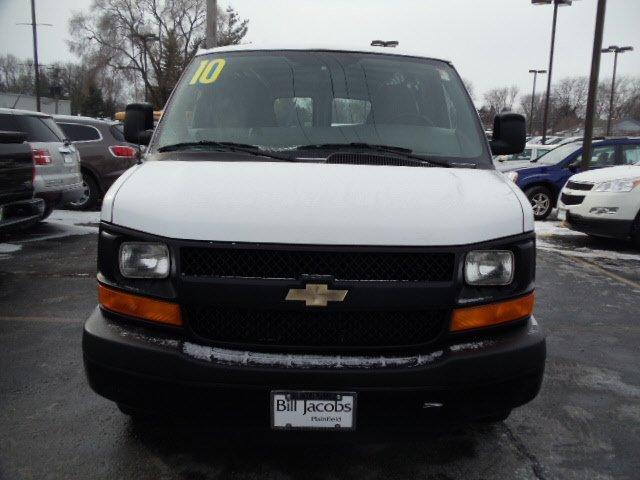 Chevrolet Express 2010 photo 2