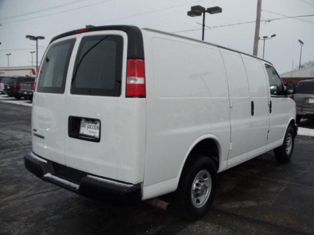 Chevrolet Express 2010 photo 4