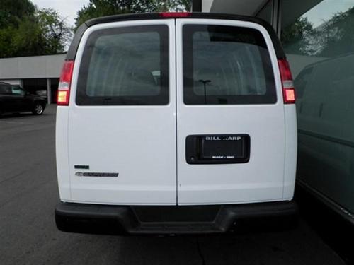 Chevrolet Express 2010 photo 2