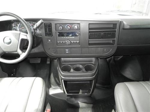 Chevrolet Express 2010 photo 3