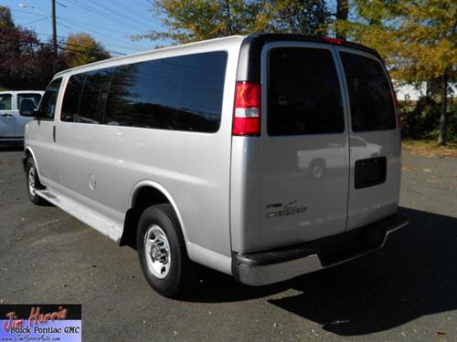 Chevrolet Express 2010 photo 2