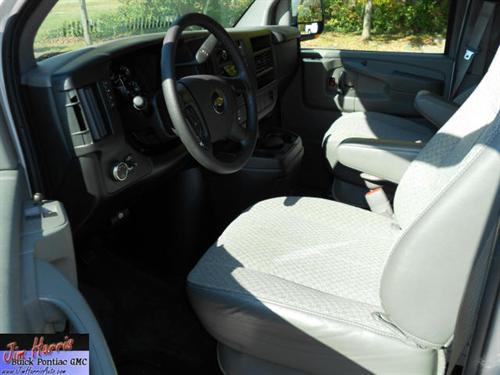 Chevrolet Express 2010 photo 3