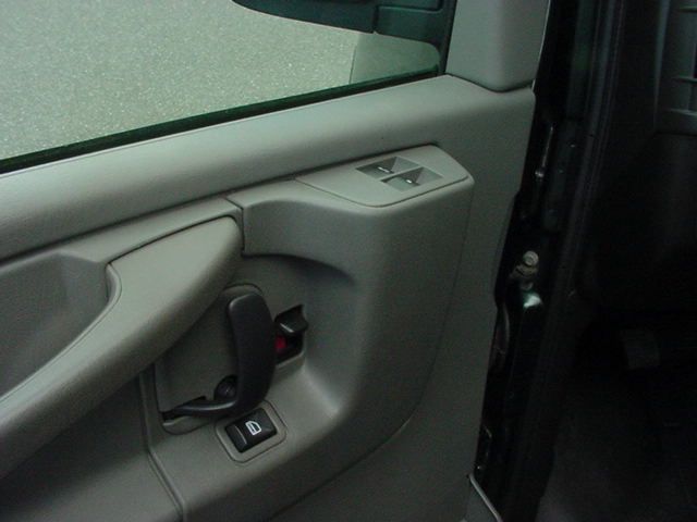 Chevrolet Express 2010 photo 11