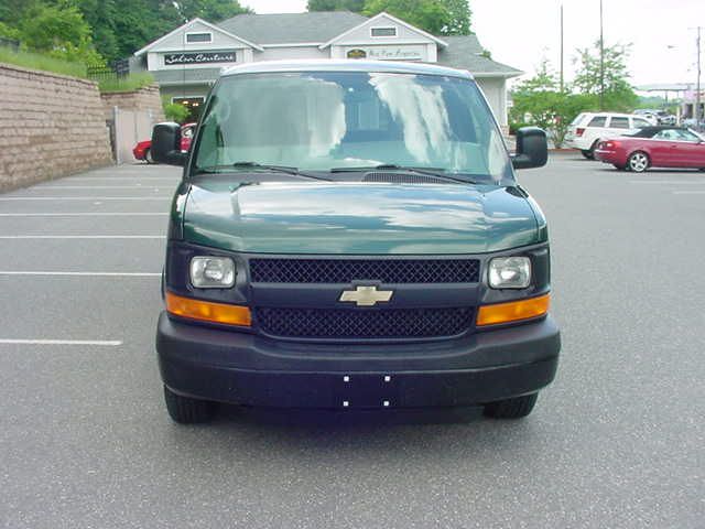 Chevrolet Express 2010 photo 12