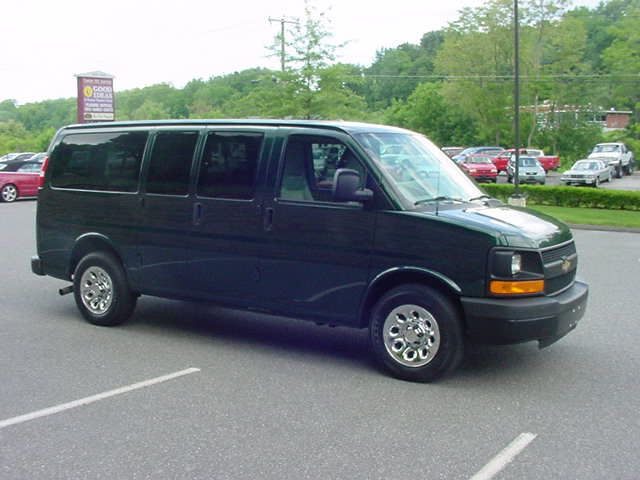 Chevrolet Express 2010 photo 14