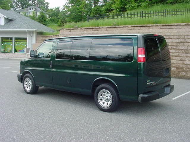 Chevrolet Express 2010 photo 16