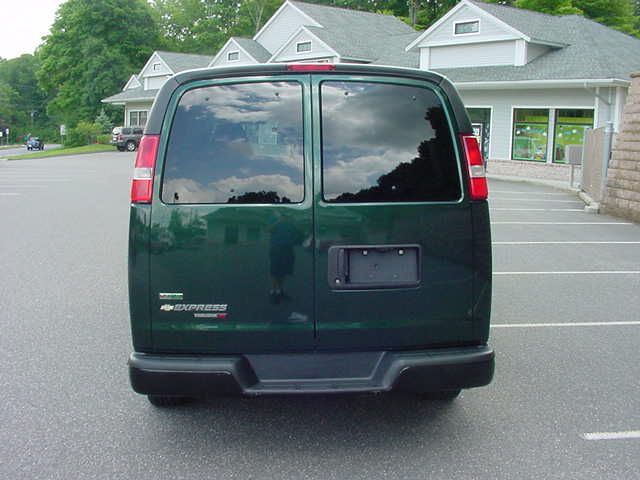 Chevrolet Express 2010 photo 17