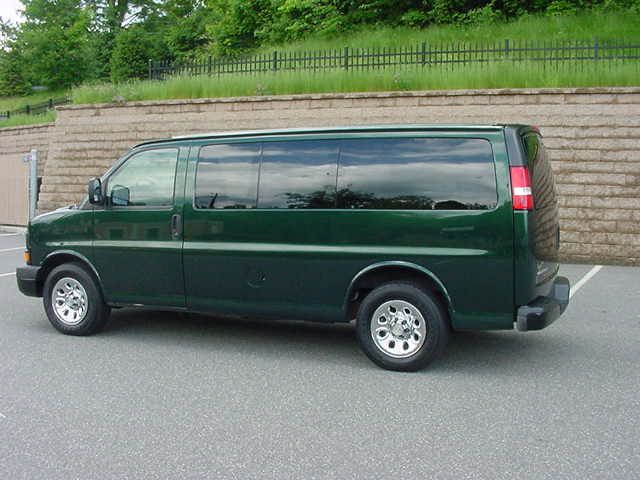 Chevrolet Express 2010 photo 18