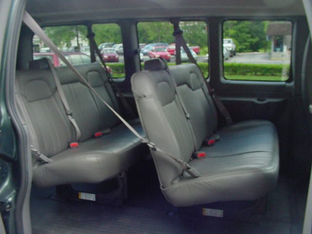 Chevrolet Express 2010 photo 3