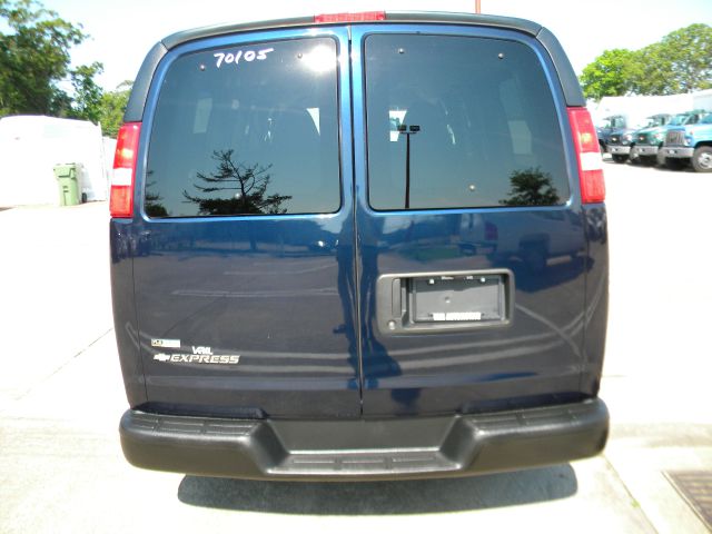 Chevrolet Express 2010 photo 17