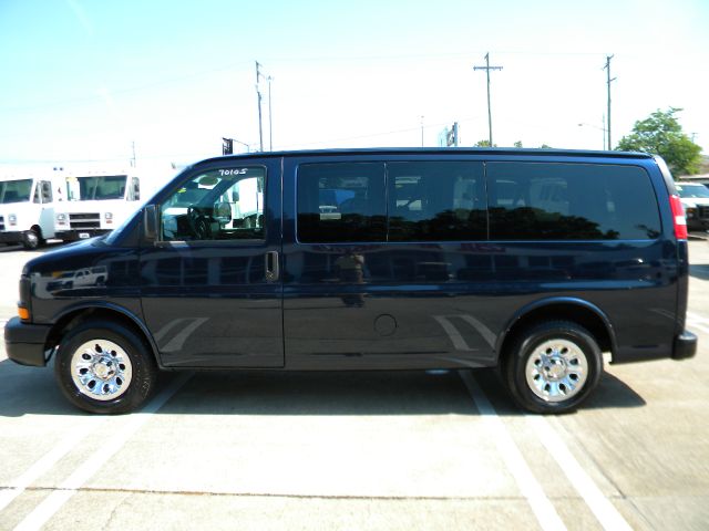 Chevrolet Express 2010 photo 20