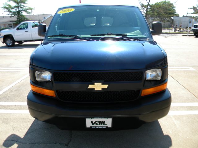 Chevrolet Express 2010 photo 3