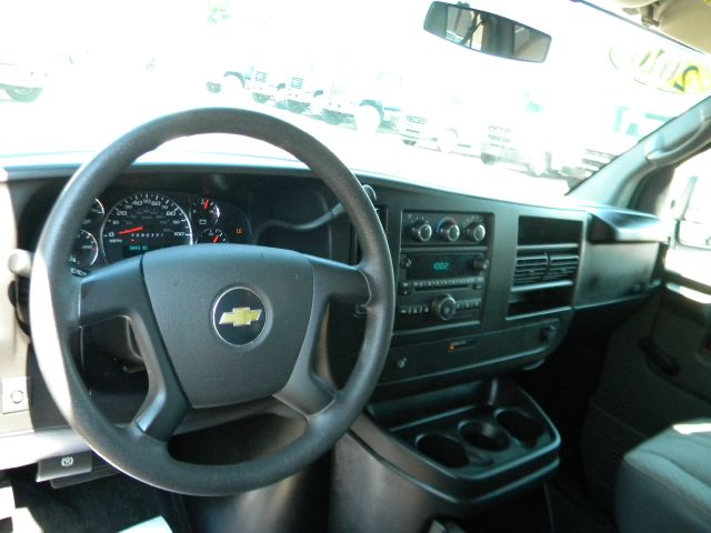 Chevrolet Express 2010 photo 7