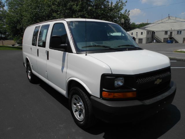 Chevrolet Express 2010 photo 1