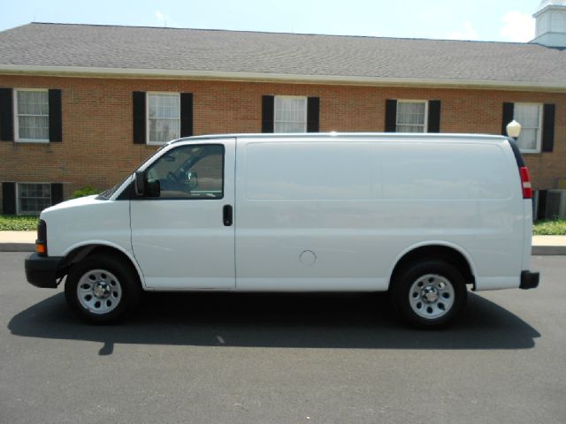 Chevrolet Express 2010 photo 25