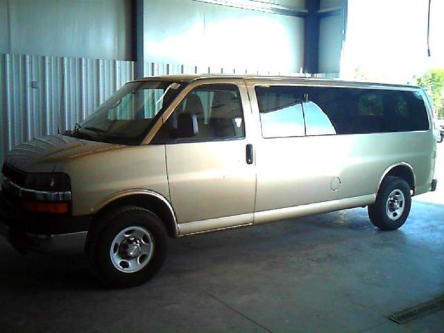 Chevrolet Express 2010 photo 3