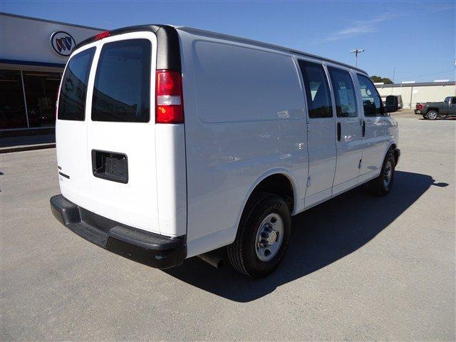 Chevrolet Express 2010 photo 1