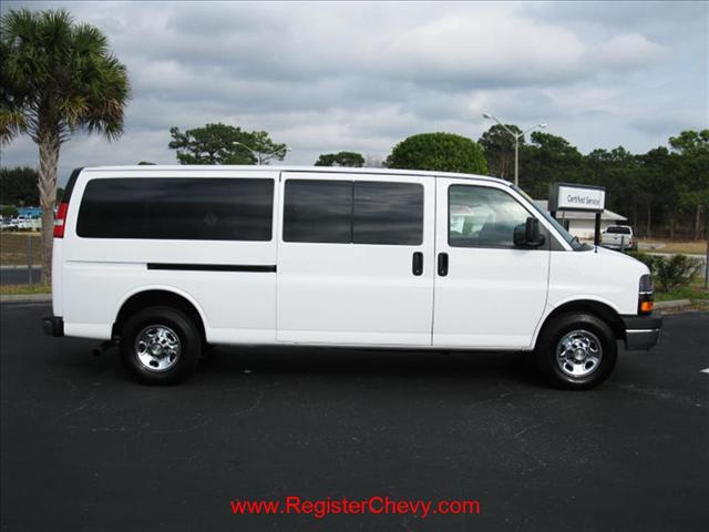 Chevrolet Express 2010 photo 1