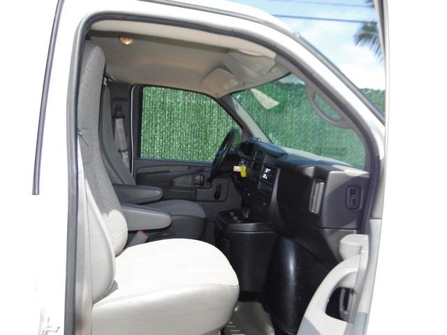 Chevrolet Express 2010 photo 11