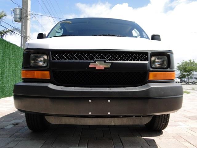 Chevrolet Express 2010 photo 28