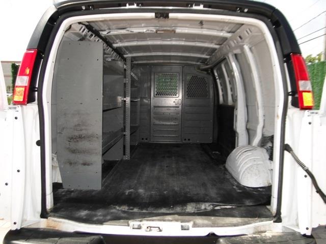 Chevrolet Express 2010 photo 3