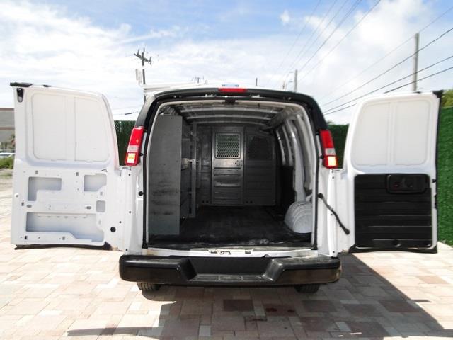 Chevrolet Express 2010 photo 41