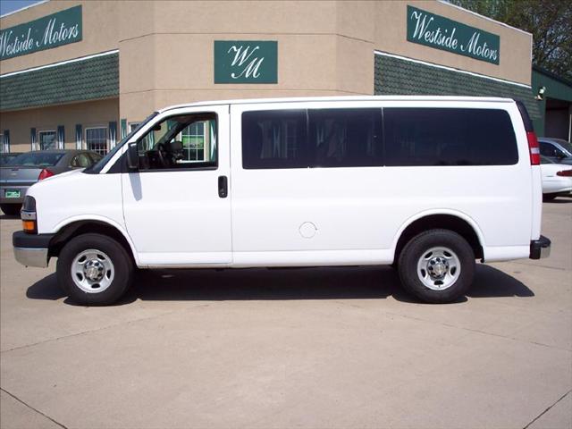 Chevrolet Express 2.5 S Model Passenger Van