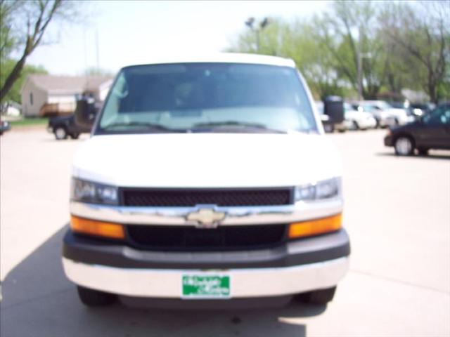 Chevrolet Express 2010 photo 1