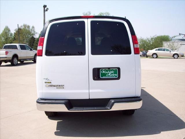 Chevrolet Express 2010 photo 3