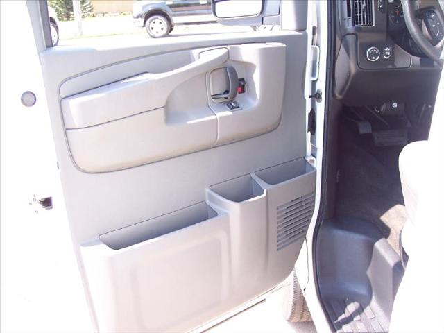 Chevrolet Express 2010 photo 4