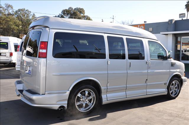 Chevrolet Express 2010 photo 4