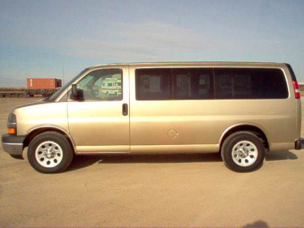 Chevrolet Express 2010 photo 2