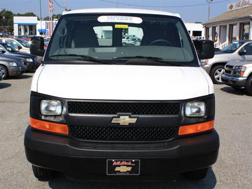 Chevrolet Express 2010 photo 1