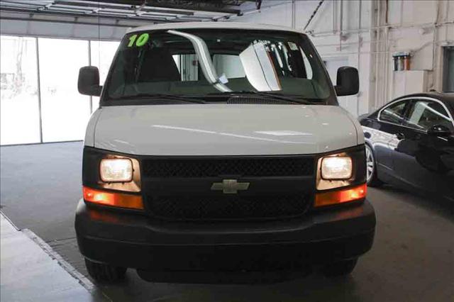 Chevrolet Express 2010 photo 4