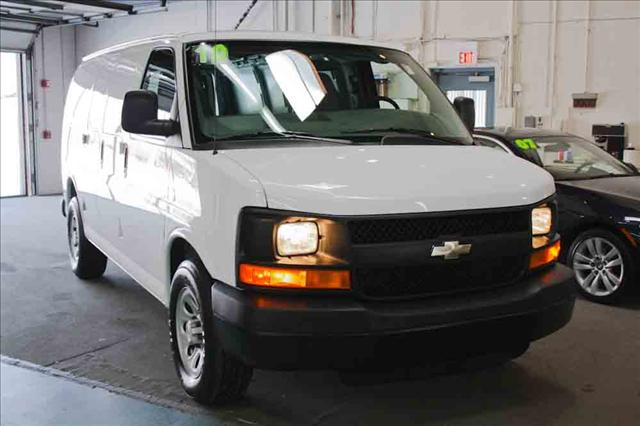 Chevrolet Express 2010 photo 2