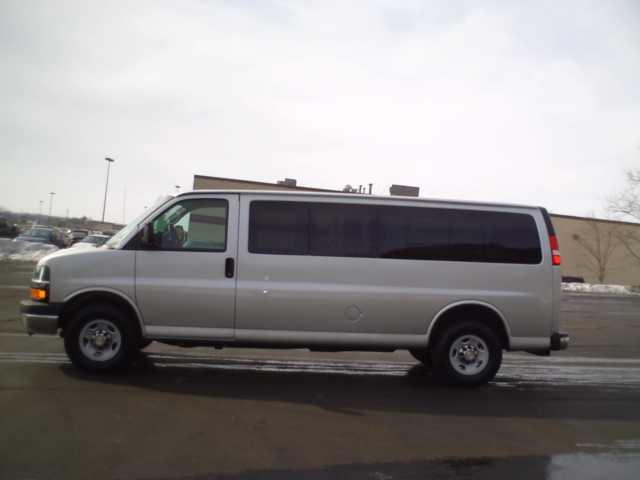 Chevrolet Express 2010 photo 1