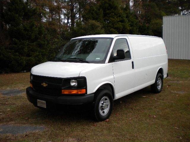 Chevrolet Express 2010 photo 2