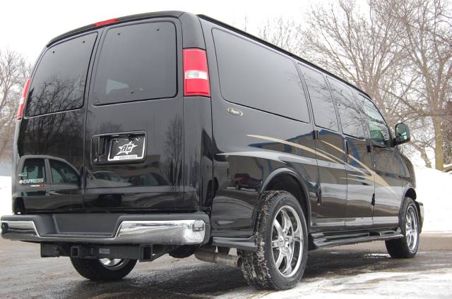 Chevrolet Express 2010 photo 1