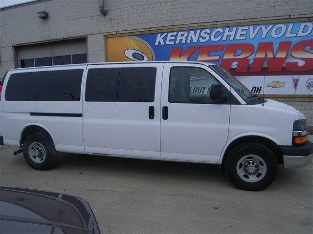 Chevrolet Express 2010 photo 2