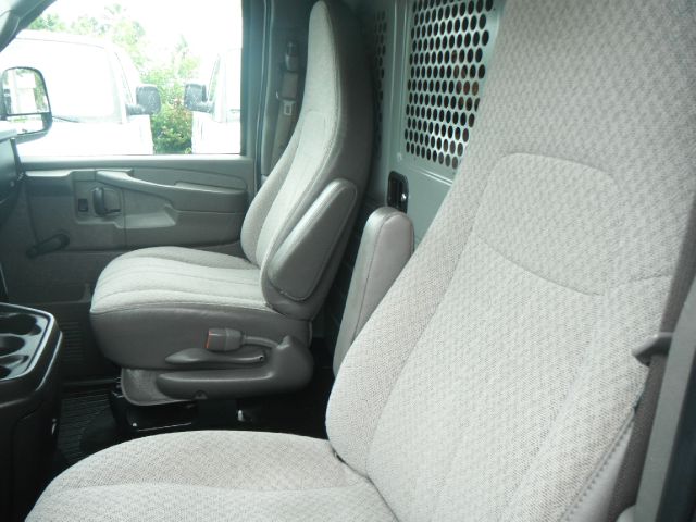 Chevrolet Express 2010 photo 4