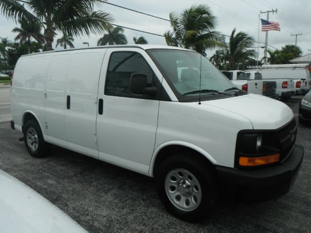 Chevrolet Express 2010 photo 6