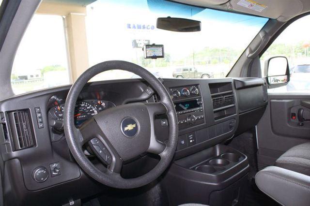 Chevrolet Express 2010 photo 1