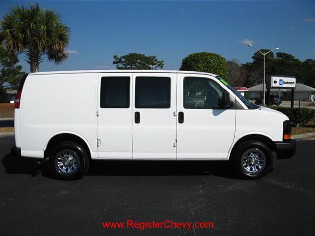 Chevrolet Express 2010 photo 1