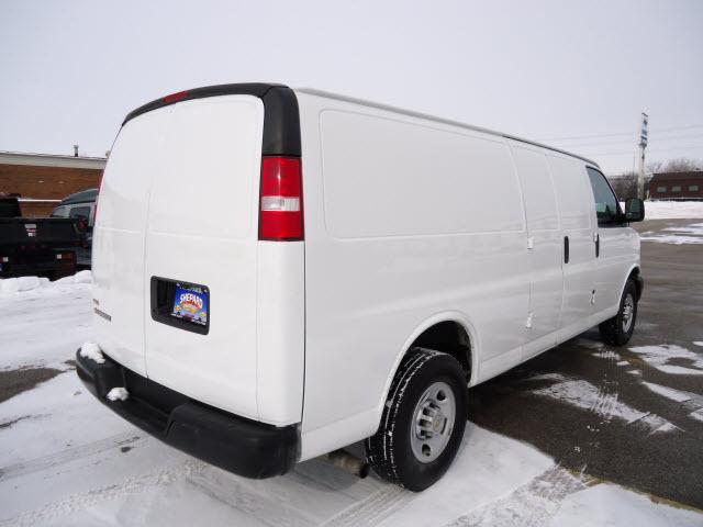 Chevrolet Express 2010 photo 3